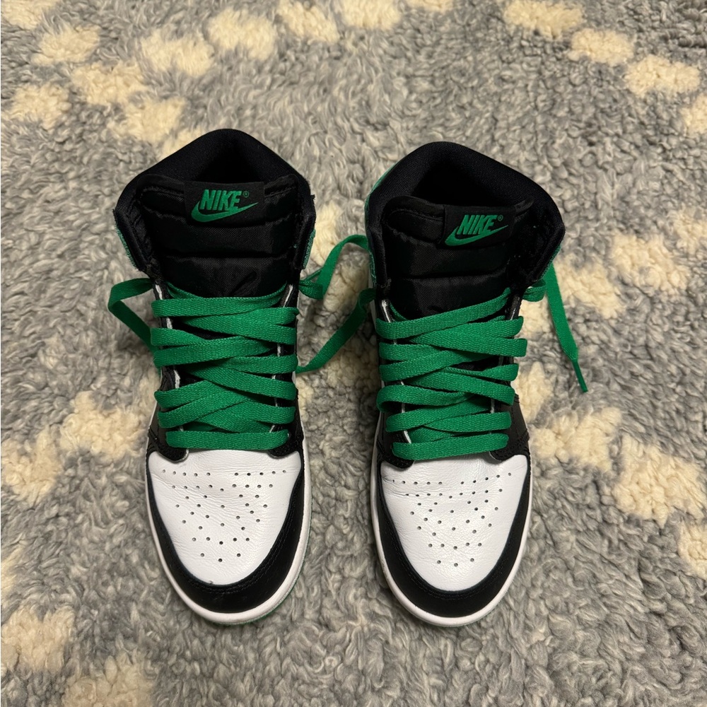 Little kids, Nike Jordan 1 high, size 2.5